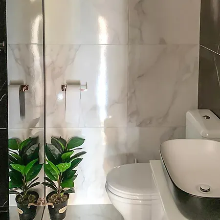 2 Bedroom Gorgeous In Seline