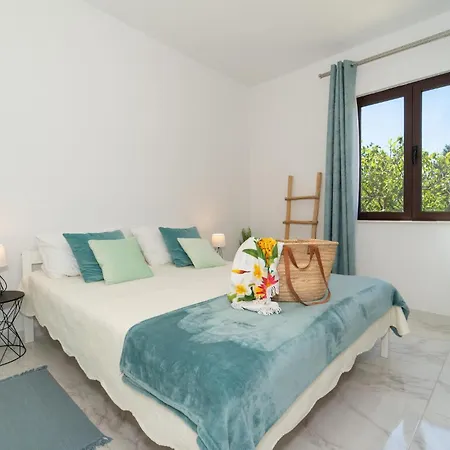 2 Bedroom Gorgeous In