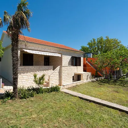 2 Bedroom Gorgeous In Holiday home *