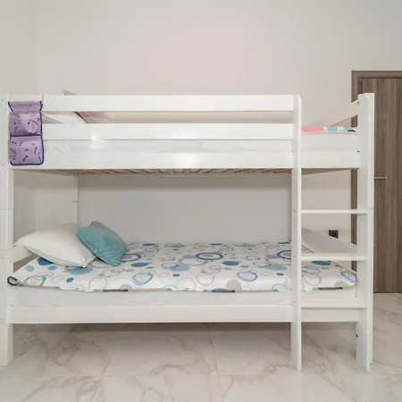 2 Bedroom Gorgeous In *