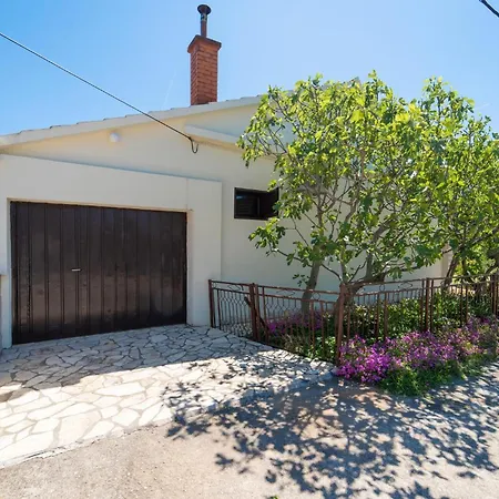 2 Bedroom Gorgeous In Feriehus