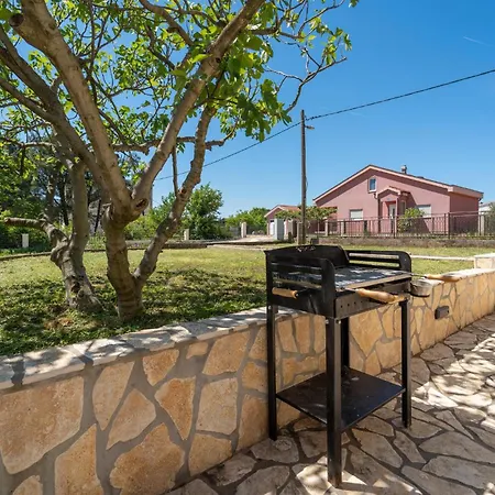 2 Bedroom Gorgeous In *